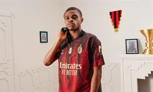 爱游戏体育入口 -包含AC米兰训练开放日，今夜官宣签约引欢呼，德国杯在即，细节决定成败的词条