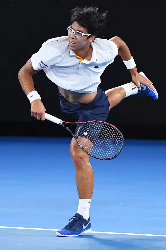 这也行？Rookie新星问鼎冠军表现惊艳瓦伦西亚迎来里程碑备战西甲，费德勒与70激战快船分钟 